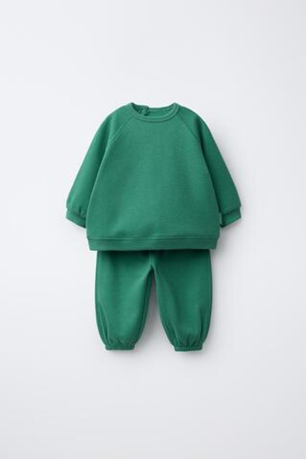 ZARA КОМПЛЕКТ ИЗ ТОЛСТОВКИ И БАЗОВЫХ БРЮК-ДЖОГГЕРОВ, ЗЕЛЕНЫЙ