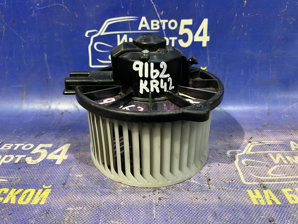 Моторчик печки TOYOTA LITEACE NOAH 1996-2007