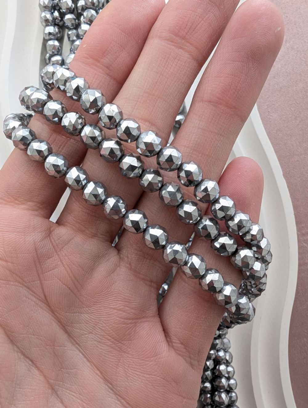 Гематит шар в огранке 6мм, темное серебро