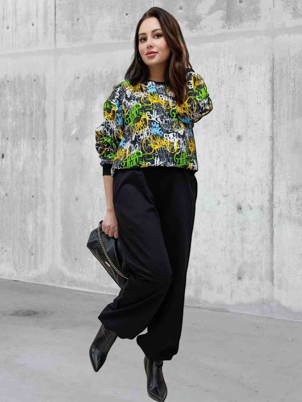 20833 Костюм женский (брюки палаццо и свитшот) футер 2-х нитка начес граффити/черный (52)