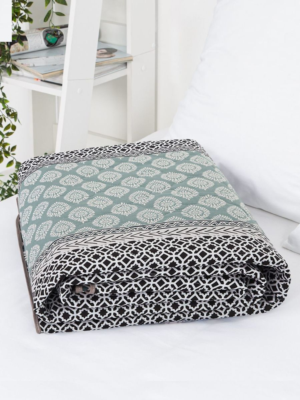 Покрывало на кровать, стеганое, поплин с размерами 180х215