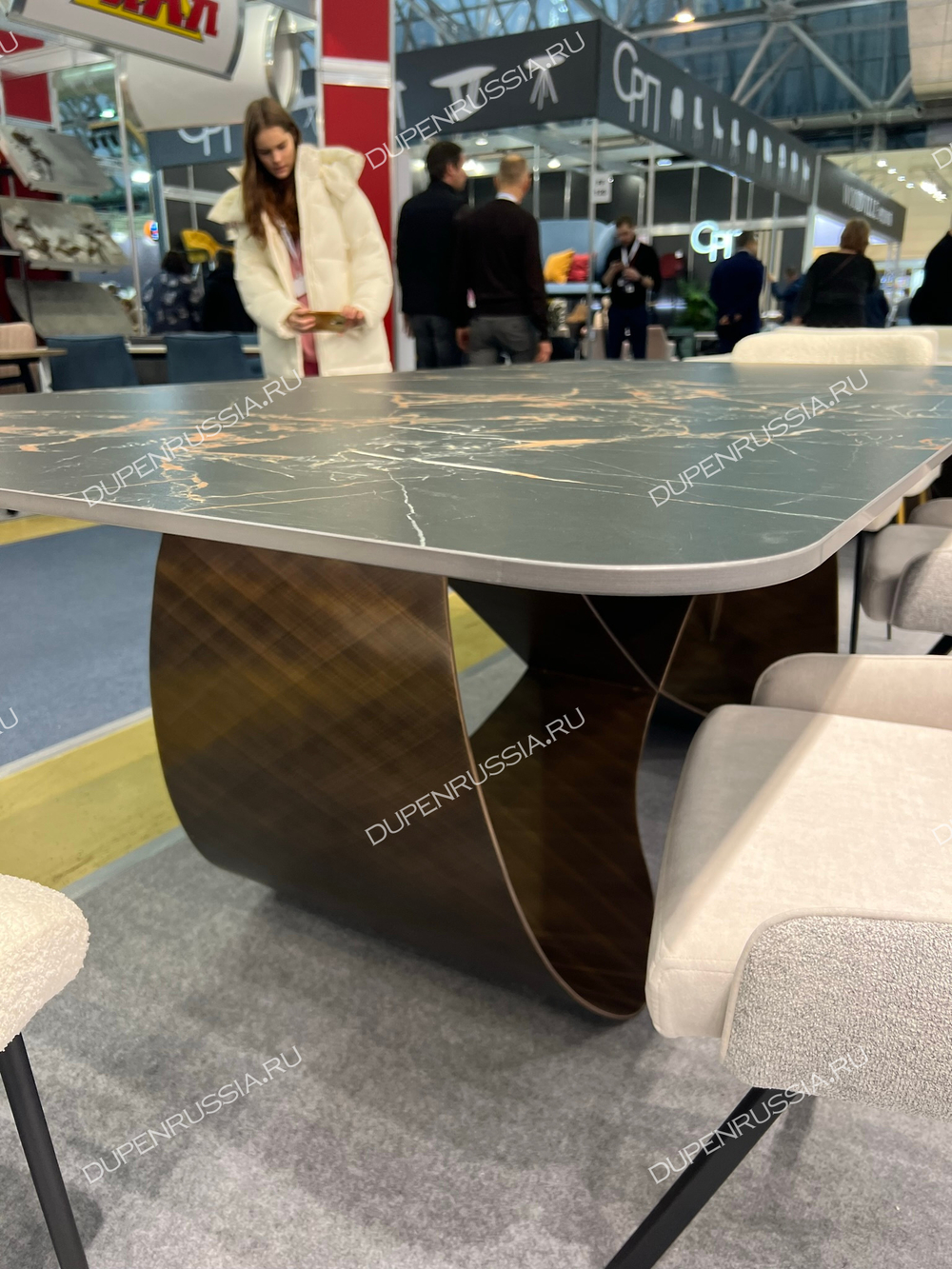 Стол DT9305FCI (240) черный керамика/бронзовый