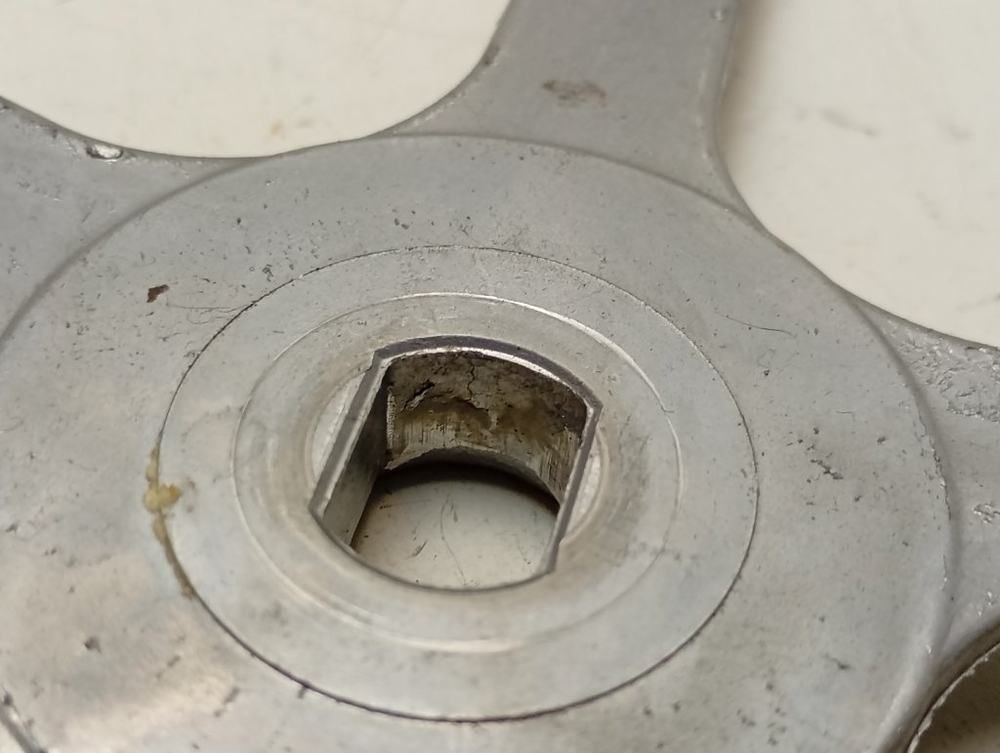 IWUB4085CIS кт59 Шкив барабана для стиральной машины Indesit 174002420 б/у