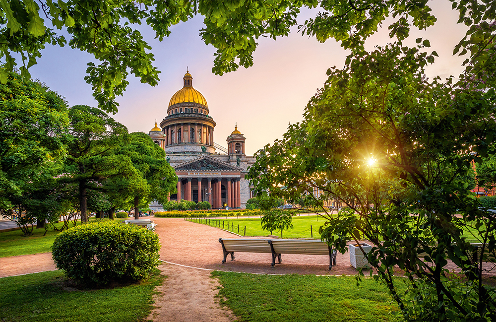 Календарь трехсекционный "Питер. Сквер у Исаакиевского" на 3х гребнях, ПЕРЕВЕРТЫШ на 2026/2027