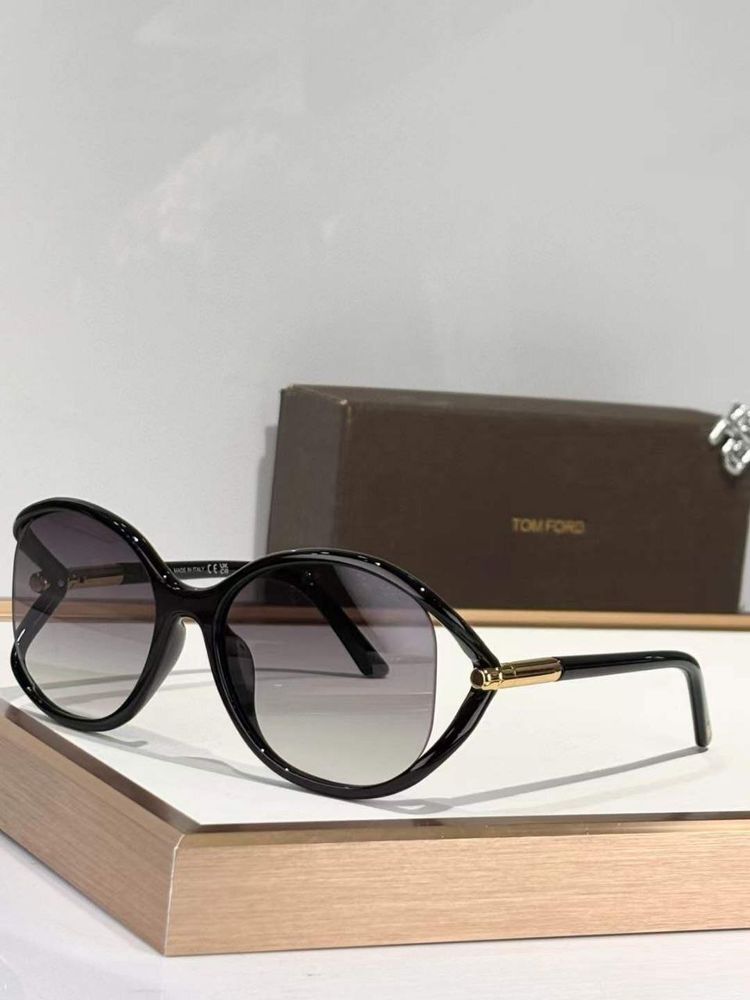 Льняной костюм Tom Ford