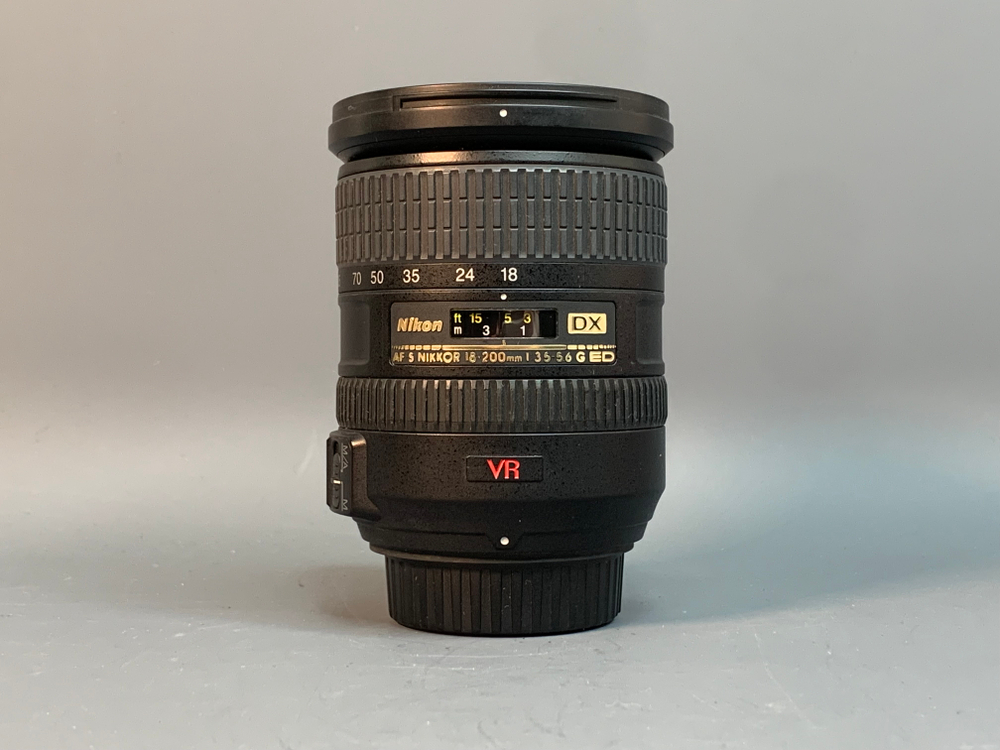 Nikon 18-200mm 3.5-5.6G ED AF-S VR DX