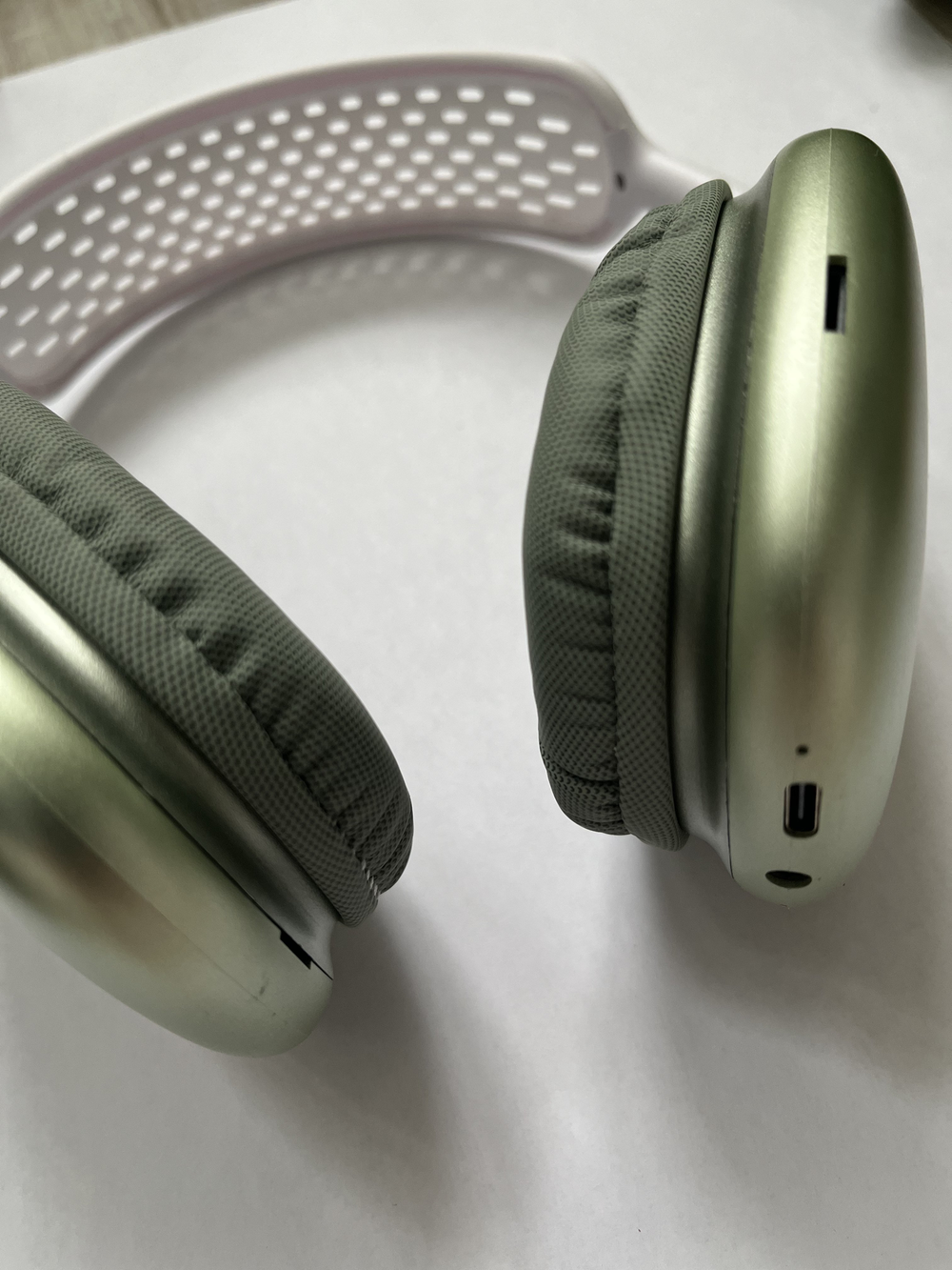 Наушники Pods Max с кожаным чехлом зеленый\белый