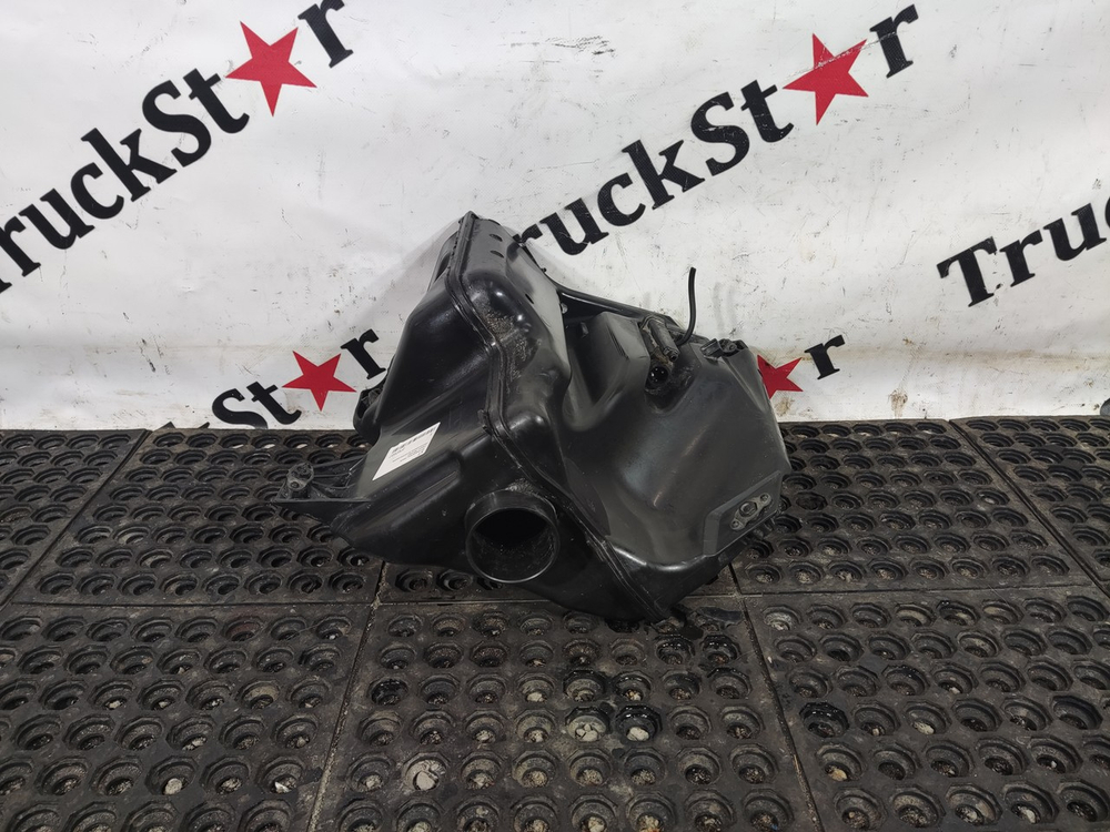 Бачок омывателя лобового стекла 2020г