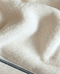 Zara Home - Банное полотенце с вышитым бордюром, синий, 90х150 см