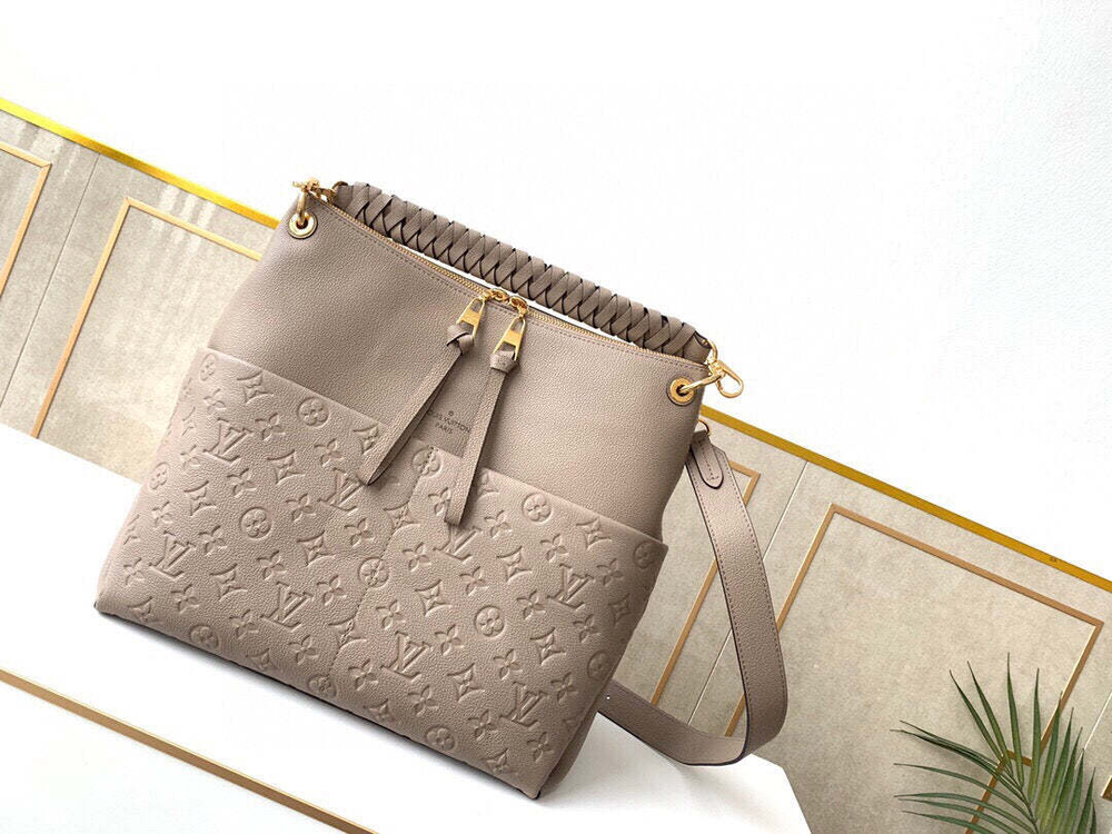 Louis Vuitton Maida Hobo