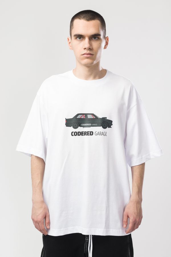 Футболка Over T CODERED Garage x BMWalle белая - фото 1