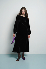 Платье с запахом на спине и длинным рукавом из бархата "Пока часы 12 бьют"