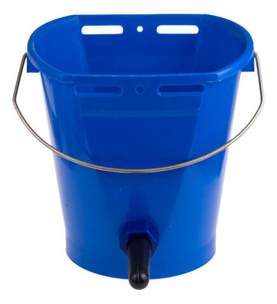 Ведро для выпойки телят