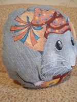 Гобеленовая подушка-игрушка Мышка 38х38