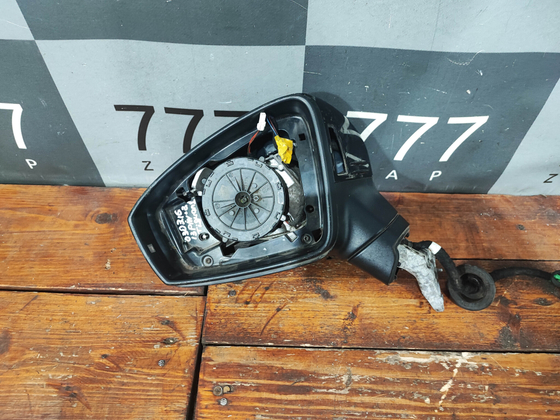 Зеркало левое 13+2 pin Volkswagen Tiguan 2 16-нв Б/У Оригинал
