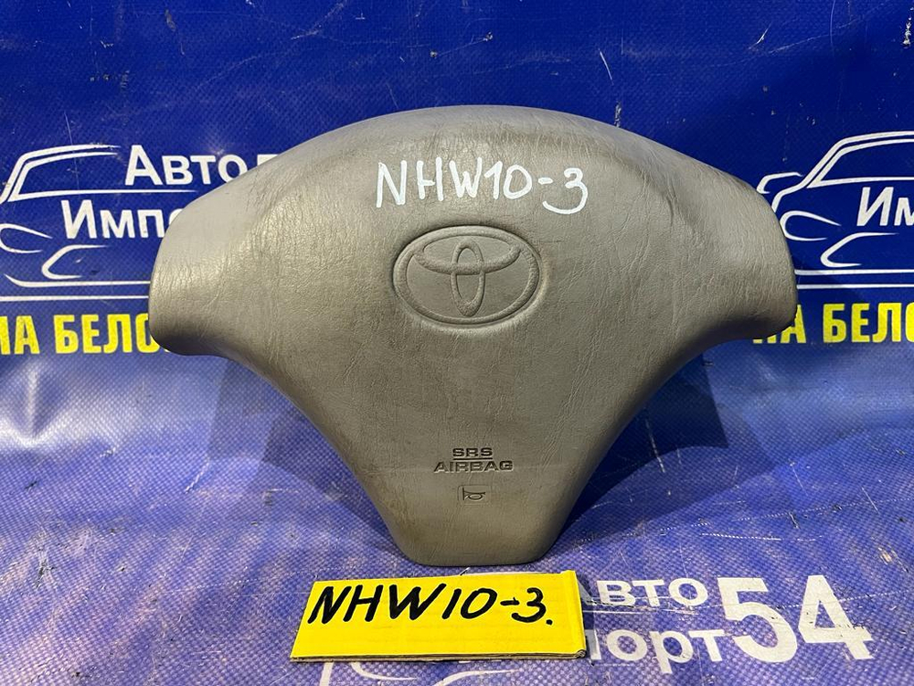 Подушка безопасности водительская TOYOTA PRIUS 2000