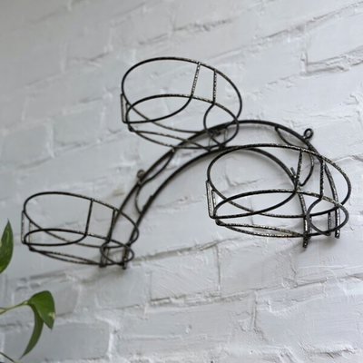 Подставка для цветов настенная "Радуга" на 3 горшка, металл М0000090