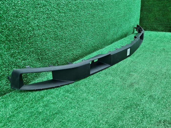 Накладка переднего бампера Chevrolet Tahoe 4 14-21