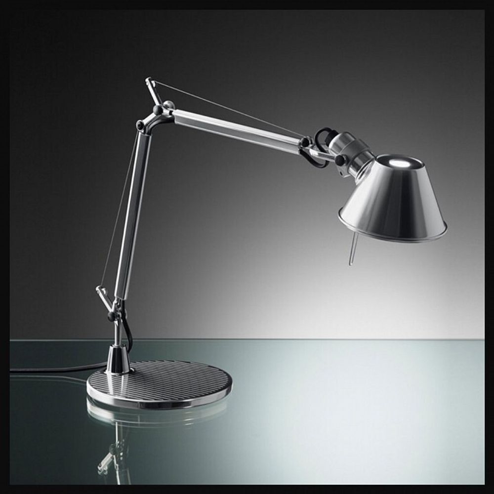 Настольная лампа офисная Artemide  A001300