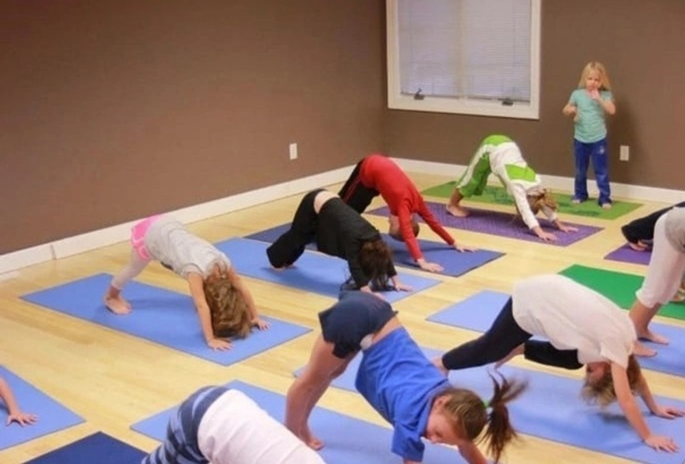 Детский пилатес(индивидуальные тренировки и семейная группа))