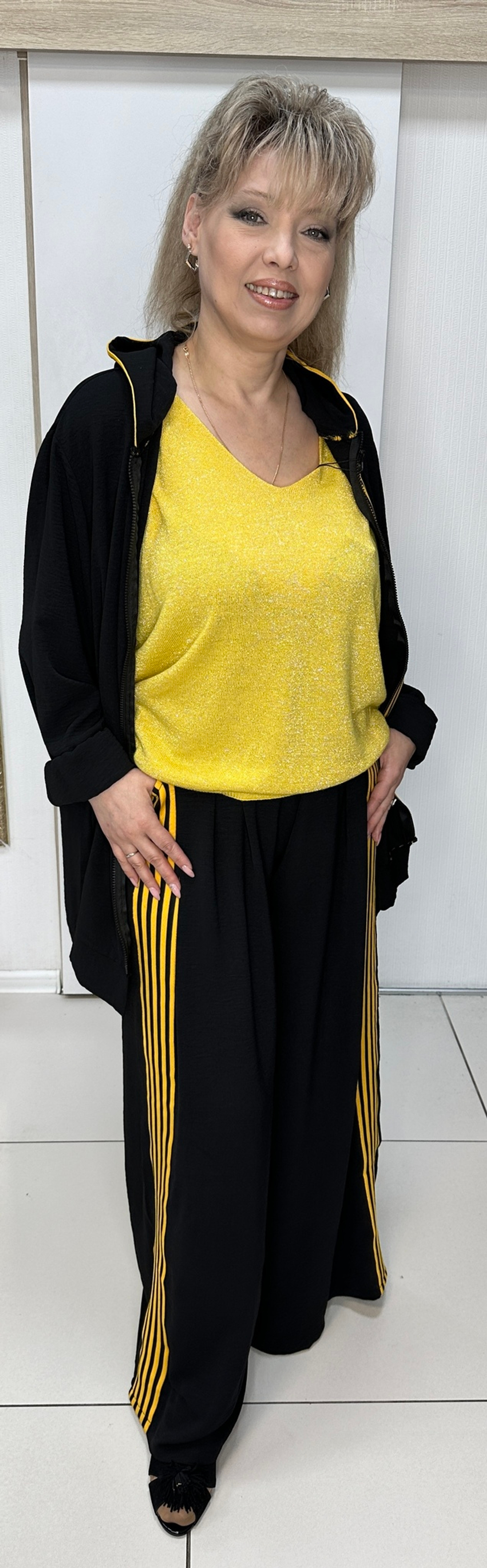 Трикотажный костюм с брюками-палаццо