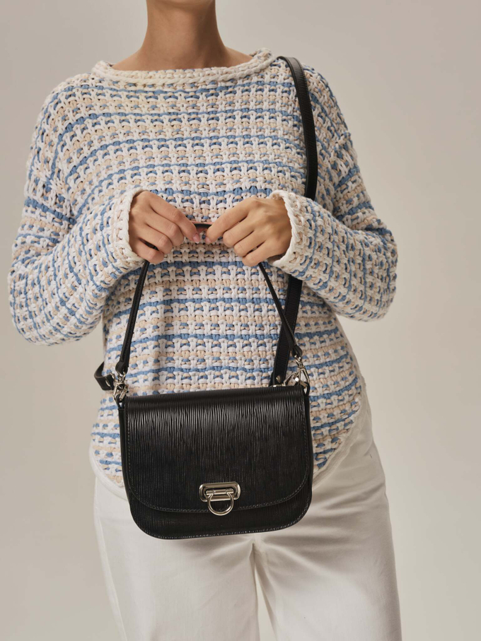 Сумка кожаная кросс-боди черная