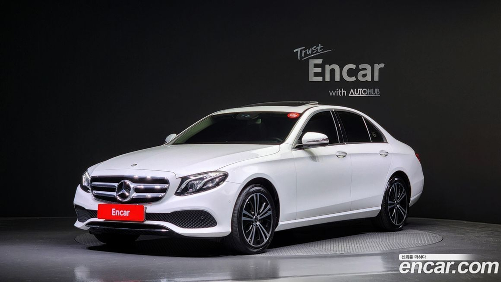 Mercedes-Benz E-Class W213 E220d Avangarde (06.2020)