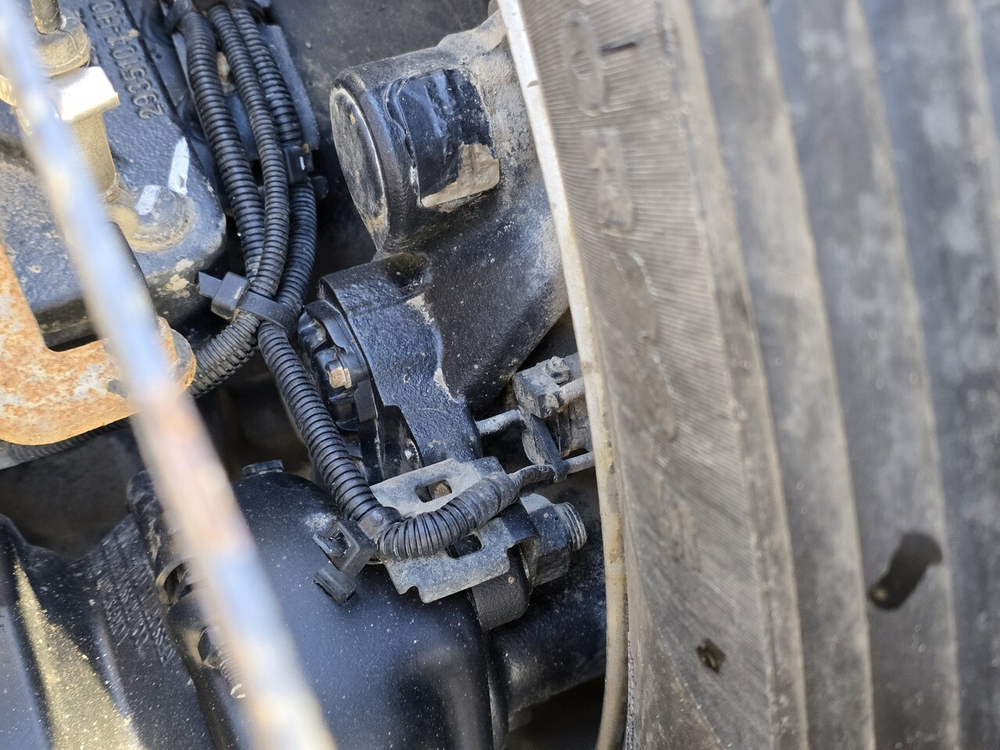 Суппорт задний правый 2023г