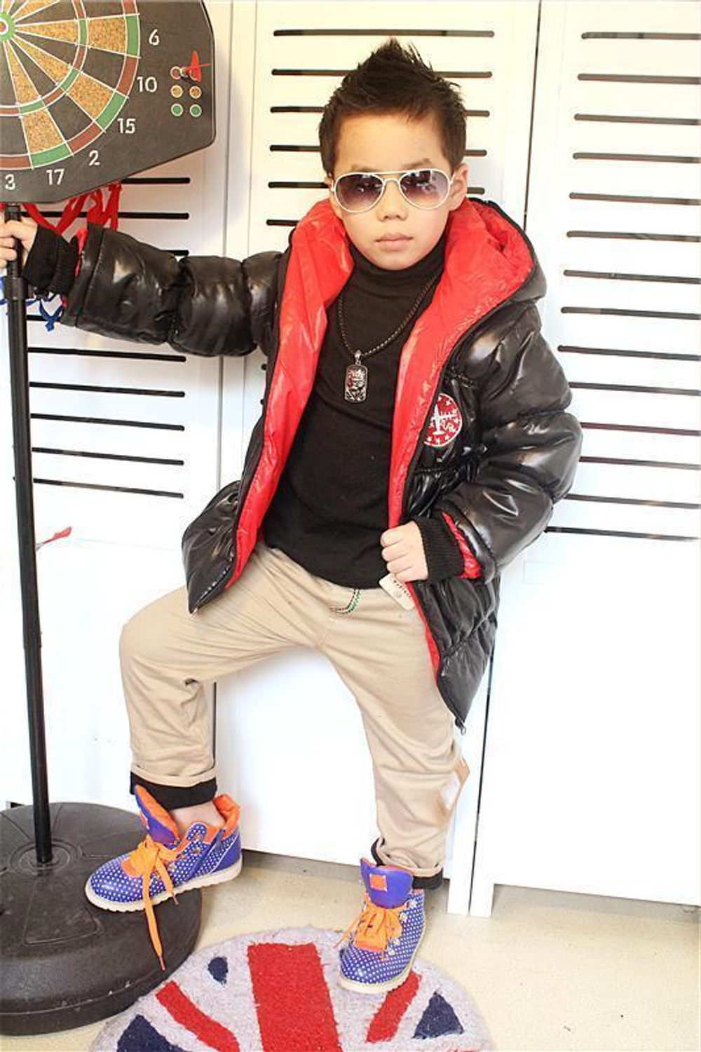 Куртка детская утепленная с аппликацией самолета и капюшоном