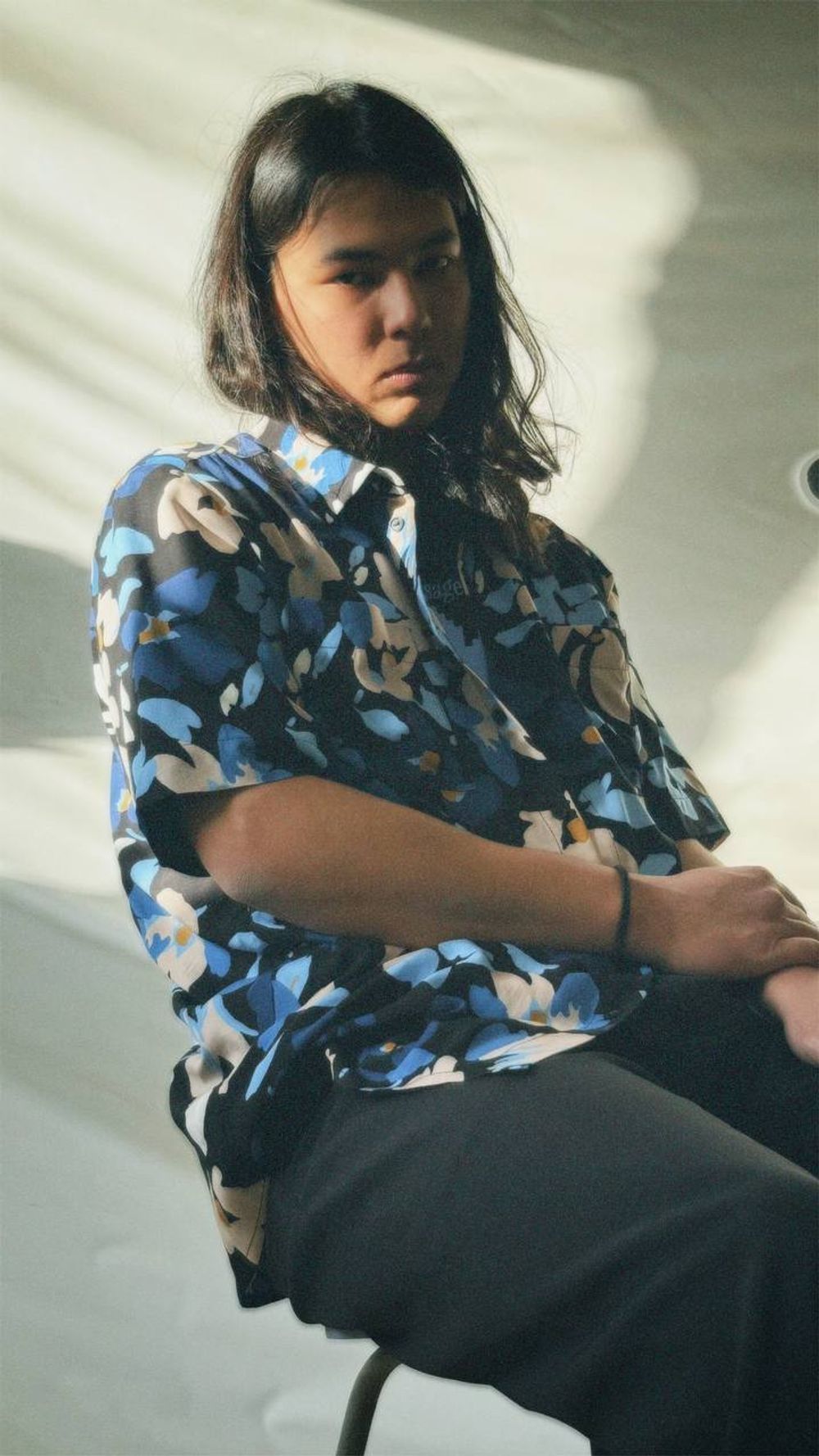 Купить Рубашка FOS мужская с цветочным принтом черная Рубашка FOS мужская с цветочным принтом черная