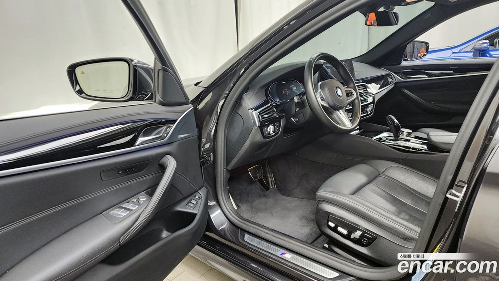BMW 5 Series (G30) 530e M Sports (03.2020)