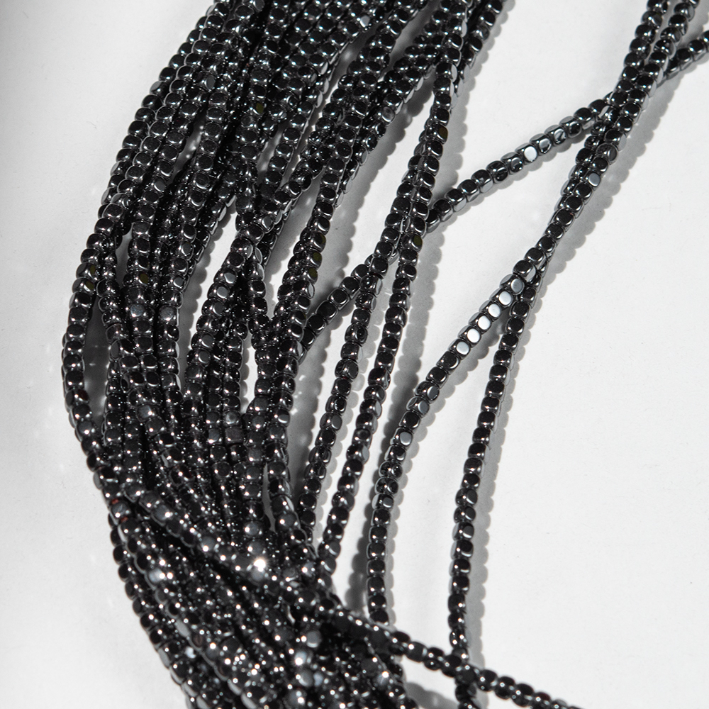 Гематин (гематит), кубик 2мм, оттенок "Gun Metal"