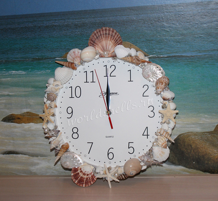Часы в морском стиле
