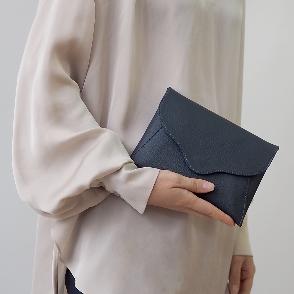 Сумка-клатч Florette из кожи теленка, синего цвета