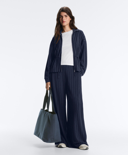 Oysho Мягкая куртка с регулируемой талией и высоким воротником, синий