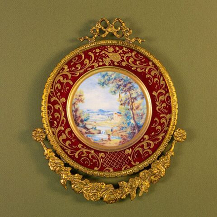 Декоративная настенная тарелка в бронзовой раме Западная Европа.