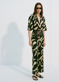 Прямые брюки с принтом и ремнем