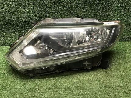 Битая Фара левая Nissan X-Trail t32 13-19 галоген