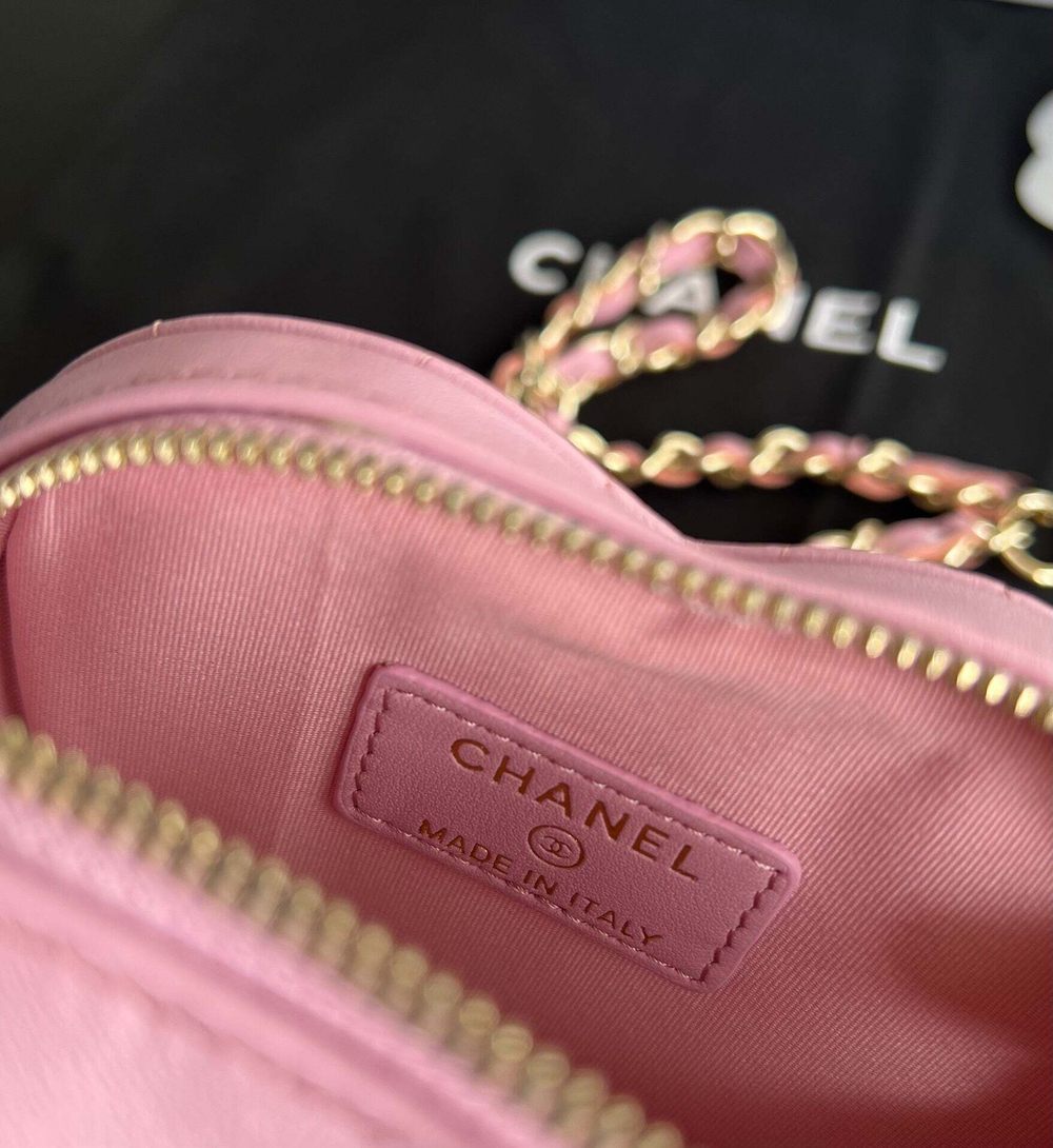 Chanel Heart Bag 11 cm