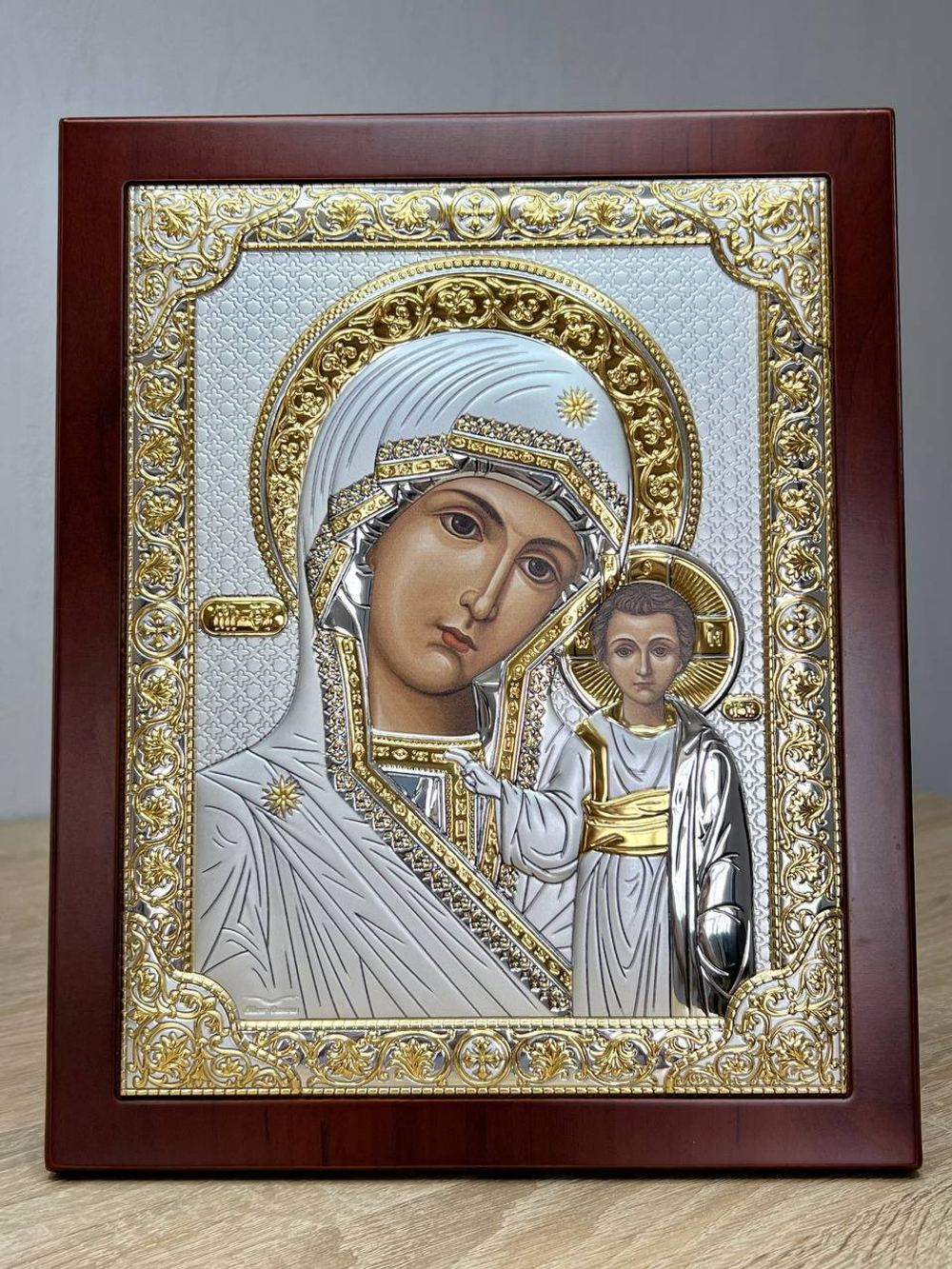 Казанская БМ, икона прямоугольная с рамкой, красное дерево 210х260