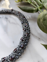 Колье из бисера "Змейка" ручной работы с камнем Гранат