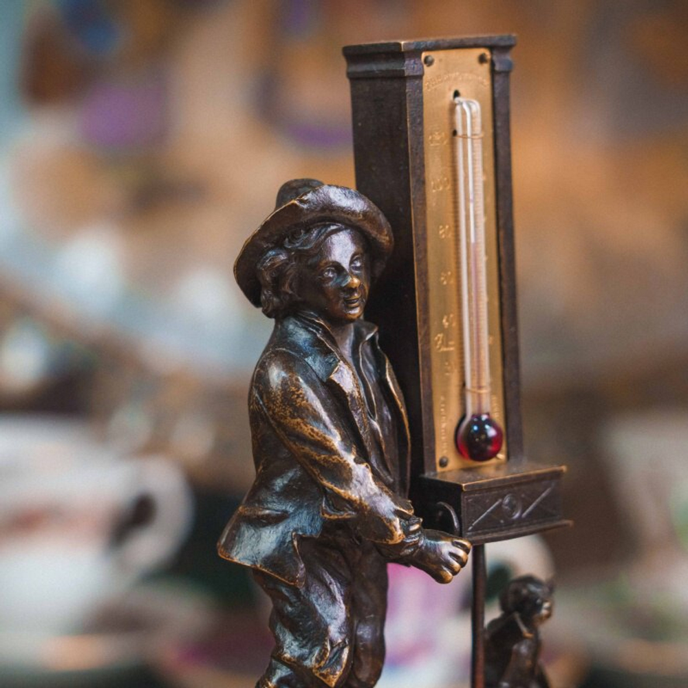 Жанровая композиция с термометром «Мальчик с шарманкой»