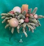 Новогодняя композиция на стеклянной подножке