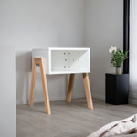 Тумба прикроватная Мунк в спальню и прихожую, с ножками из дуба, без ящика, белая