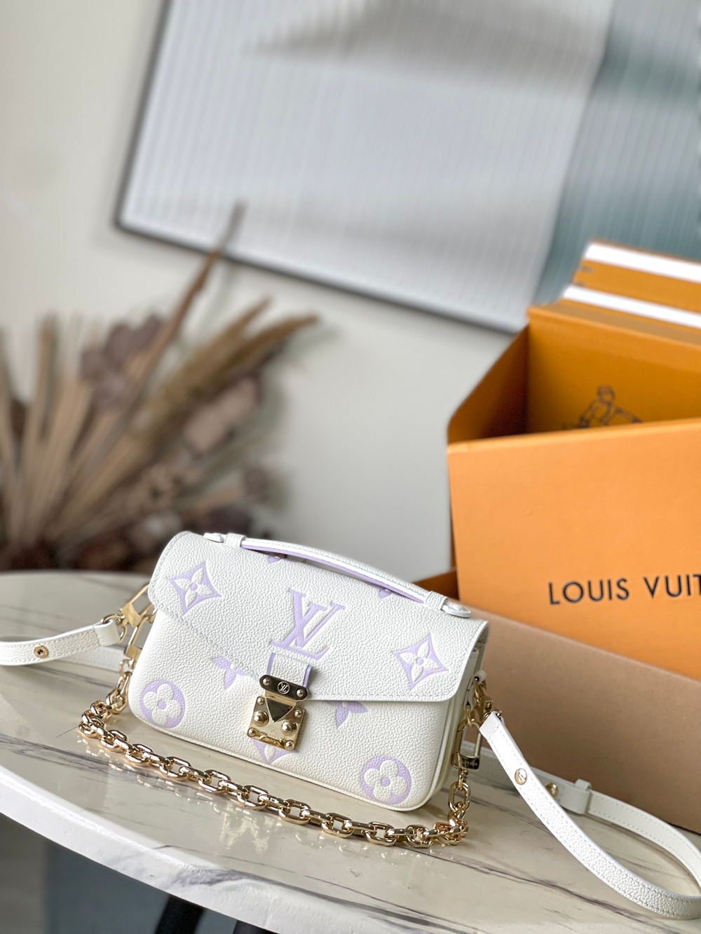 Louis Vuitton Pochette Metis East West