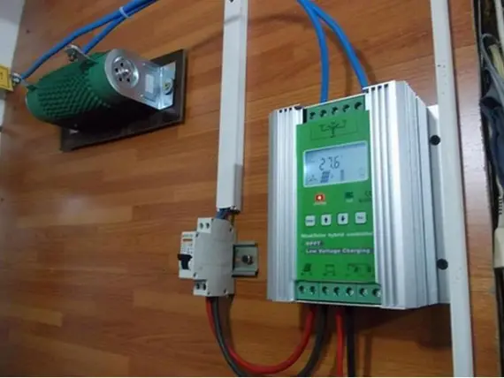 Контроллер заряда MPPT 12/24V 500W-Wind 300W-Solar