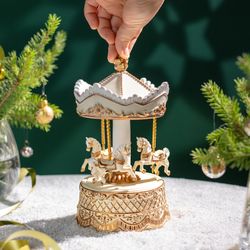 МУЗЫКАЛЬНАЯ СТАТУЭТКА "КАРУСЕЛЬ" 12,4Х12,4Х22,9 СМ