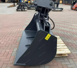 Ковш планировочный поворотный на Экскаватор-погрузчик JCB