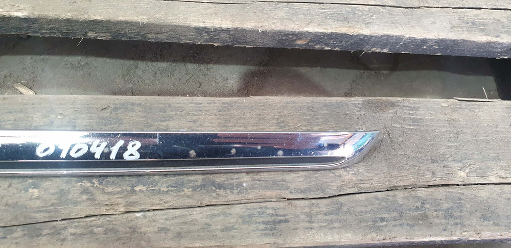 Молдинг решетки радиатора Mercedes E (W213) 16-20 Б/У Оригинал A2138880173