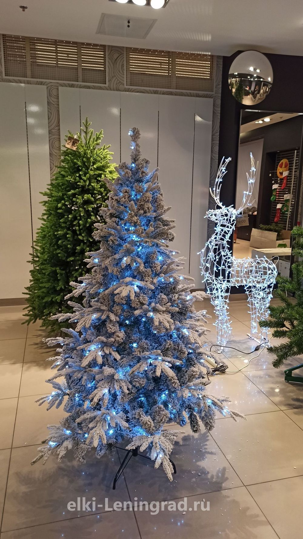 Заснеженная елка с гирляндой «Форесто» холодный свет (Литая+пвх) 180 см / 1,8 м